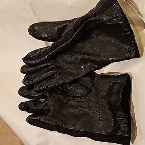 Aris Women's Black Leather Driving Gloves